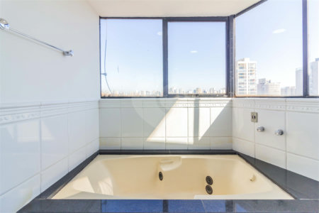 Duplex à venda com 1 quarto, sendo 3 suítes, em Vila Paulicéia, São Paulo, SP
