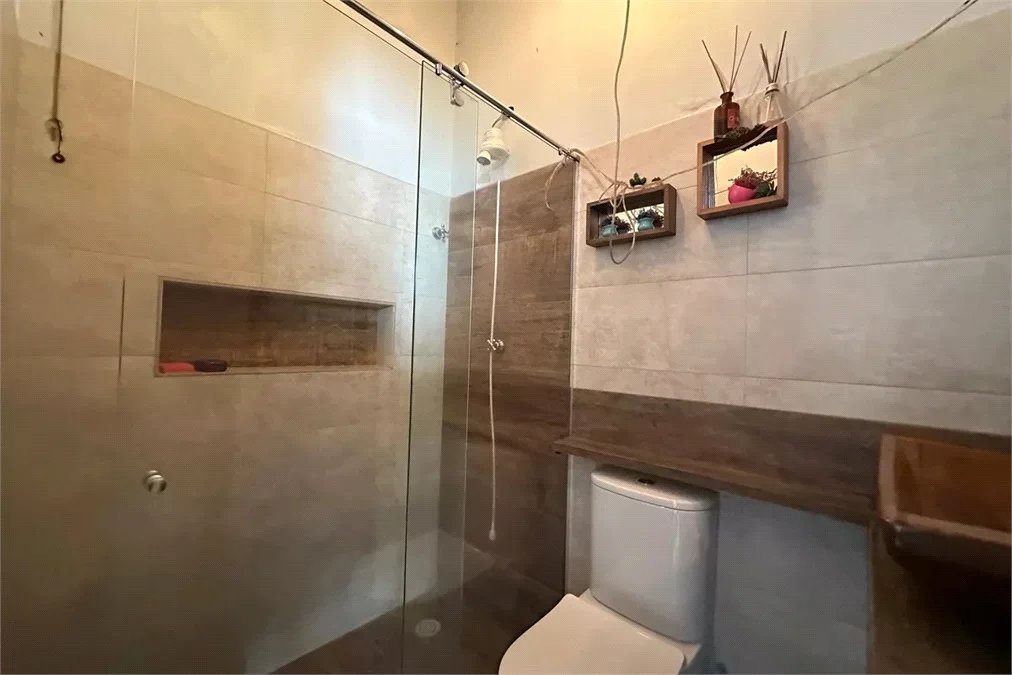 Sobrado à venda com 4 quartos, sendo 2 suítes,  em Vila Ipojuca, São Paulo, SP