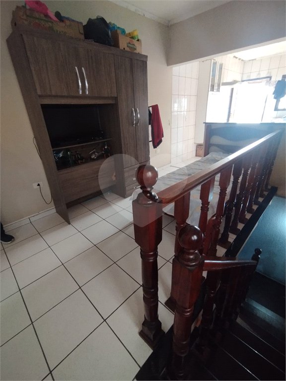 Sobrado à venda com 3 quartos, sendo 1 suíte, em Biritiba, Poá, SP