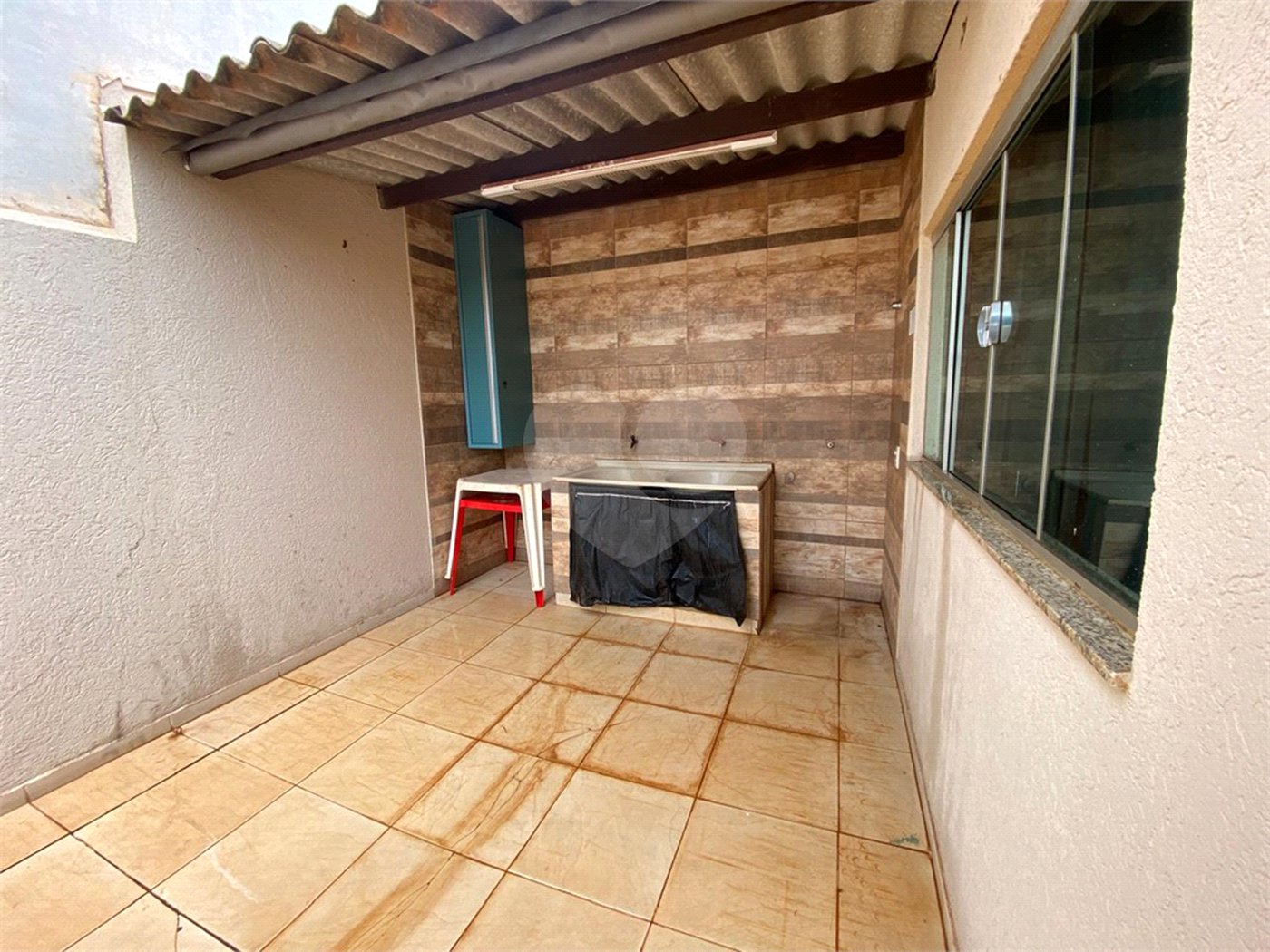 Casa à venda com 3 quartos, sendo 1 suíte,  em Jardim Jamaica, Ponta Porã, MS