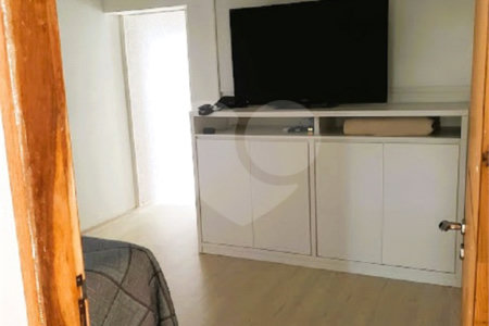 Sobrado à venda com 5 quartos, sendo 3 suítes, em Campos de Atibaia, Atibaia, SP
