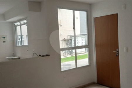 Apartamento à venda ou para alugar com 2 quartos em Santa Cruz, Rio de Janeiro, RJ