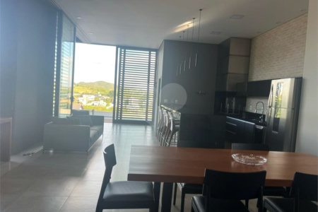 Casa à venda com 4 suítes no condomínio Residencial Campo de Toscana, Vinhedo - SP