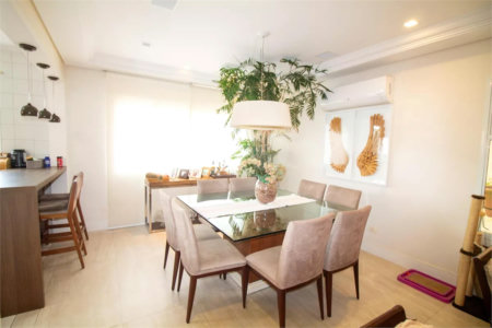 Casa à venda com 4 quartos, sendo 3 suítes, no condomínio Residencial Sans Souci, São Paulo - SP