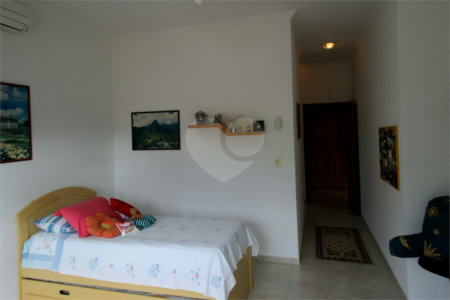 Casa à venda ou para alugar com 3 suítes em Vila Petrópolis, Atibaia, SP