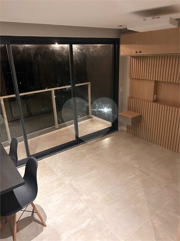 Apartamento à venda ou para alugar com 1 suíte em Pinheiros, São Paulo, SP