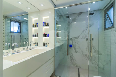 Apartamento à venda com 4 quartos, sendo 3 suítes, em Vila Gumercindo, São Paulo, SP