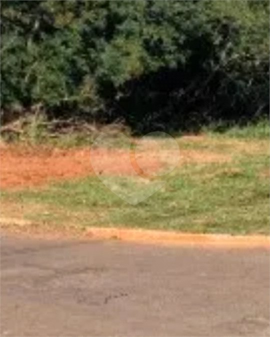 Terreno à venda no Centro, Jardim, MS