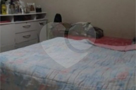 Casa à venda com 5 quartos, sendo 1 suíte,  em Parque do Colégio, Suzano, SP