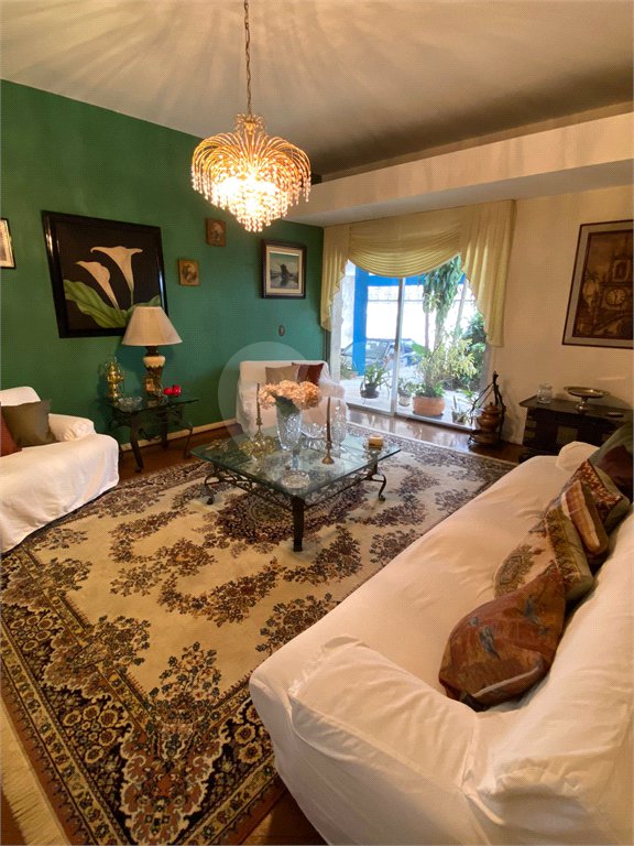Casa à venda com 4 quartos, sendo 1 suíte,  em Vila Oliveira, Mogi das Cruzes, SP