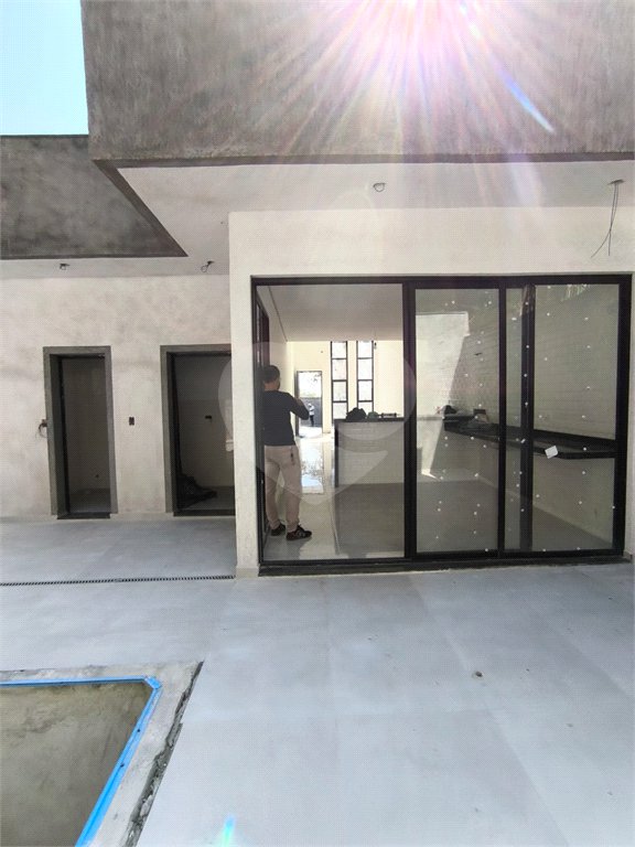 Casa à venda com 3 quartos, sendo 1 suíte, no condomínio Villagio Brasil, Atibaia - SP