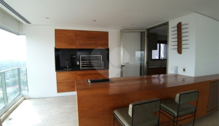 Apartamento à venda ou para alugar com 3 suítes em Pinheiros, São Paulo, SP