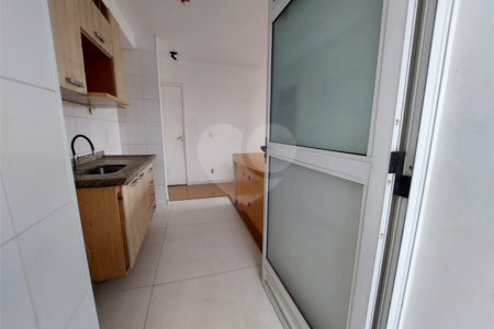 Apartamento à venda com 2 quartos em Vila Anastácio, São Paulo, SP