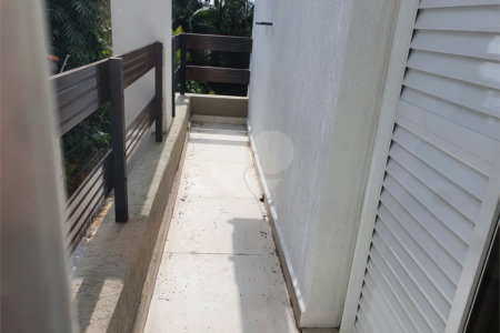 Sobrado à venda com 4 quartos, sendo 2 suítes, em Alto da Boa Vista, São Paulo, SP