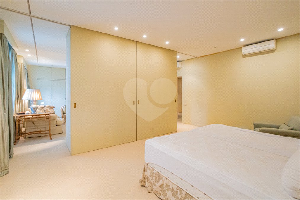 Apartamento à venda com 4 suítes em Jardim Paulistano, São Paulo, SP