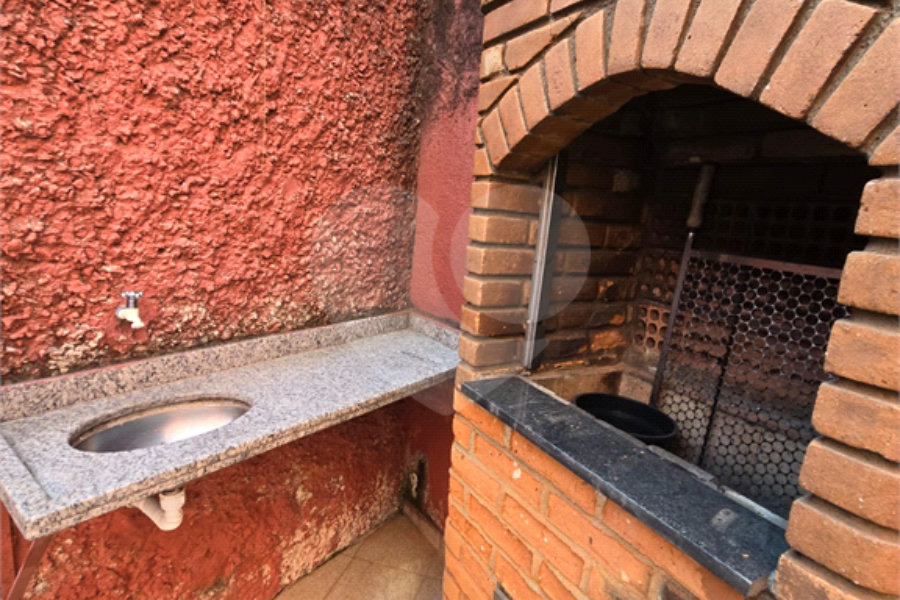 Sobrado à venda com 5 quartos, sendo 1 suíte, em Vila Bonilha, São Paulo, SP