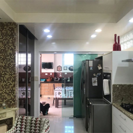 Casa à venda com 4 quartos, sendo 2 suítes,  no condomínio Conjunto Residencial Green Village I, Mogi das Cruzes - SP