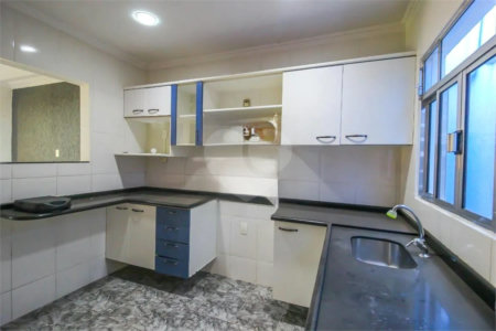 Casa à venda com 3 quartos, sendo 1 suíte,  em Vila Aparecida, Jundiaí, SP