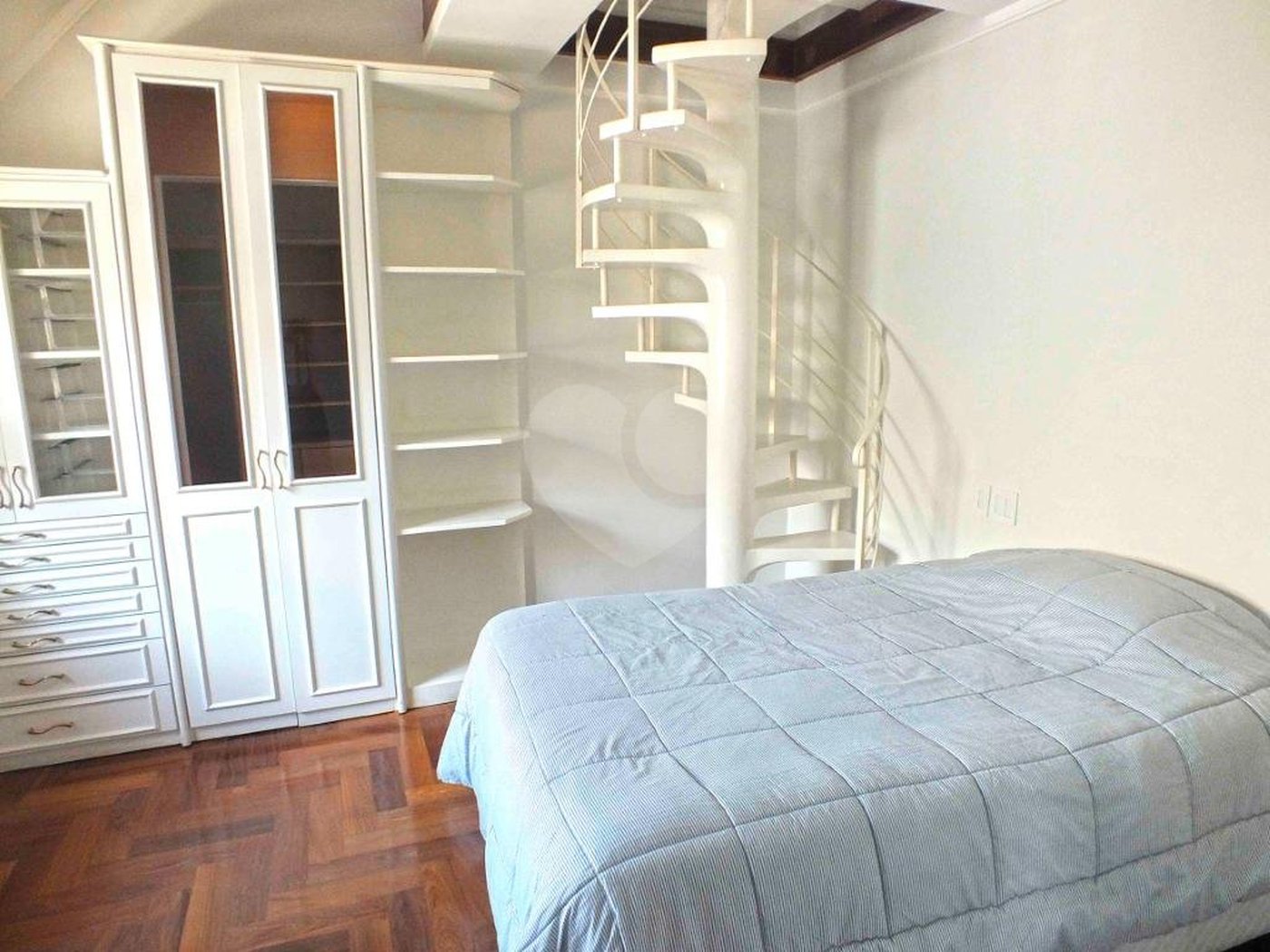 Casa à venda com 5 suítes no condomínio Vilaggio Monte Alegre, São Paulo - SP