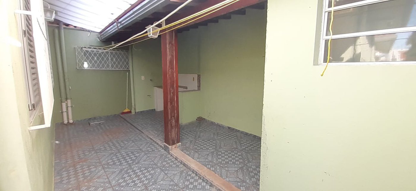 Casa à venda com 3 quartos em Taquaral, Campinas, SP