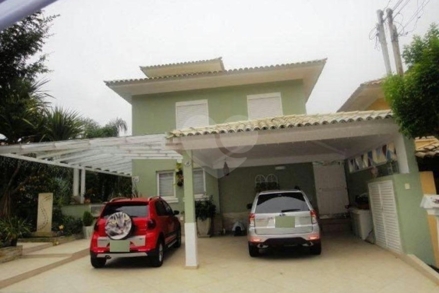 Casa à venda com 4 quartos, sendo 3 suítes, no condomínio Residencial Jardim Itatinga, São Paulo - SP