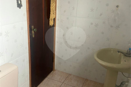 Sobrado à venda com 4 quartos, sendo 2 suítes, em Vila Ruth, Poá, SP