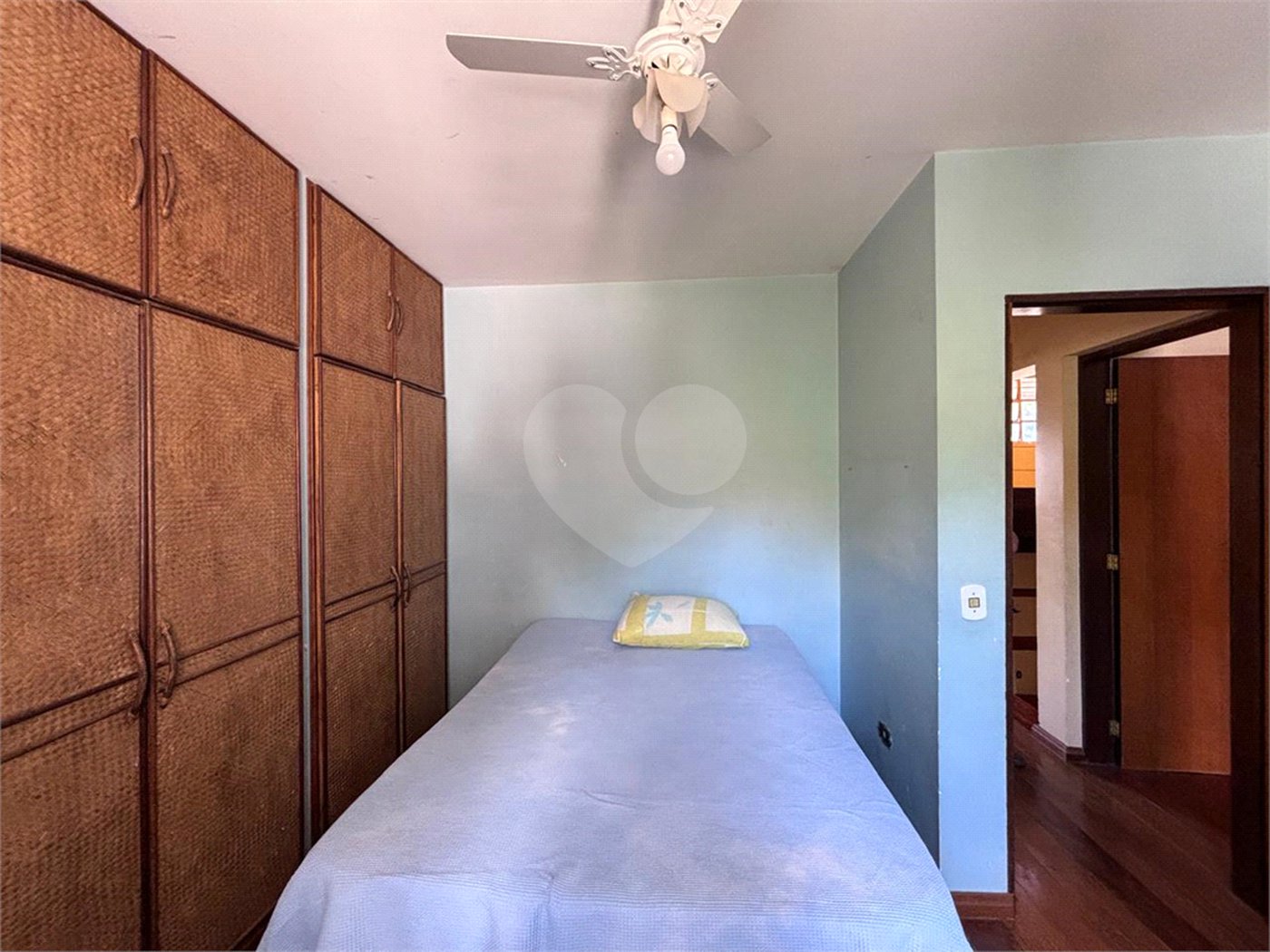 Casa à venda com 5 quartos, sendo 2 suítes,  em Jardim Maristela, Atibaia, SP
