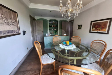 Casa à venda com 5 quartos, sendo 3 suítes,  em Alto da Boa Vista, São Paulo, SP