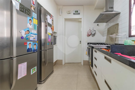 Apartamento à venda com 4 quartos, sendo 3 suítes, em Santa Cecília, São Paulo, SP