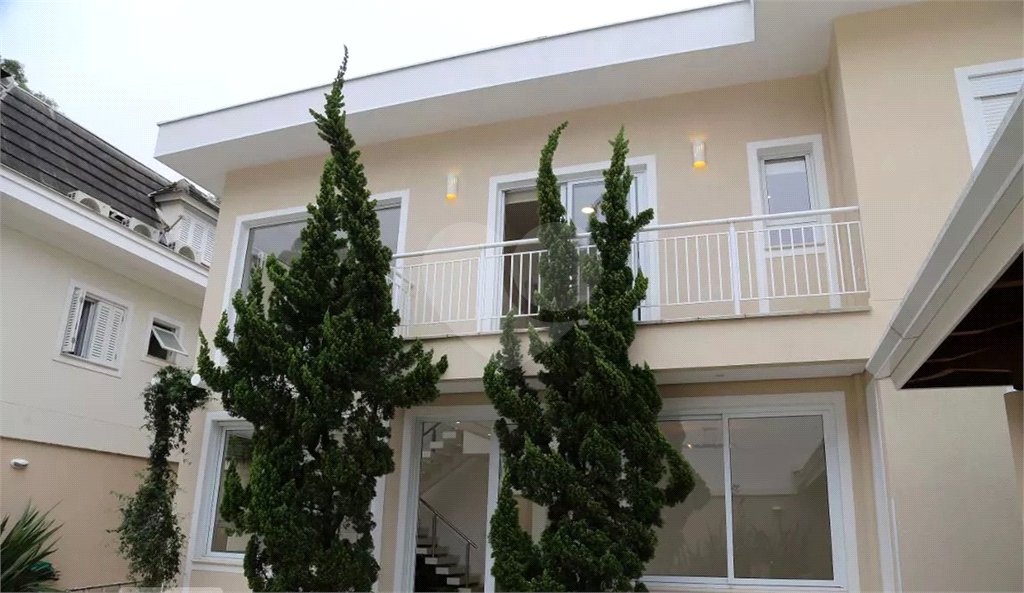 Casa à venda com 3 suítes no condomínio Residencial Morumbi, São Paulo - SP