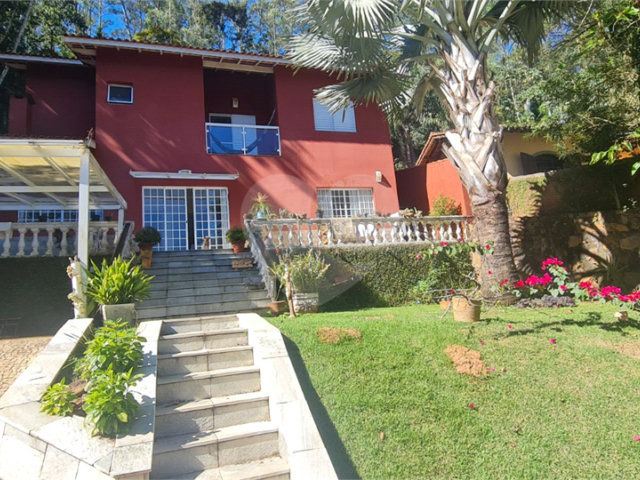Casa à venda com 3 suítes no condomínio Parque Imperial da Cantareira, Mairiporã - SP