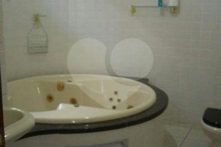 Casa à venda com 4 quartos, sendo 1 suíte, em Wanel Ville, Sorocaba, SP