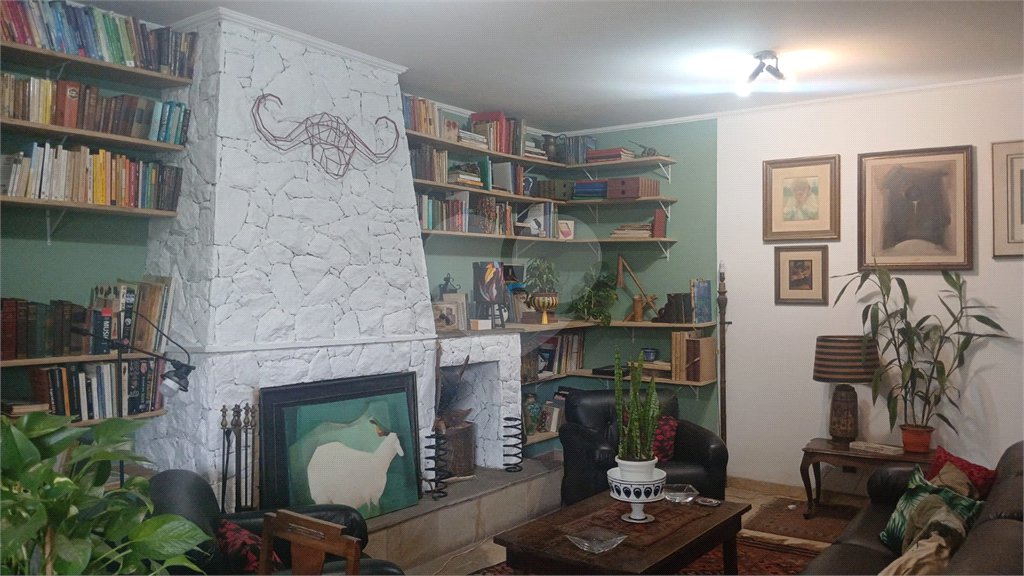 Sobrado à venda com 4 quartos, sendo 2 suítes, em Interlagos, São Paulo, SP