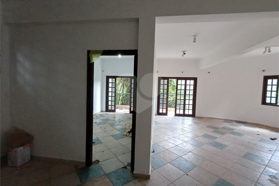 Casa para alugar com 3 quartos no condomínio Champs Elysees Village, Mairiporã - SP