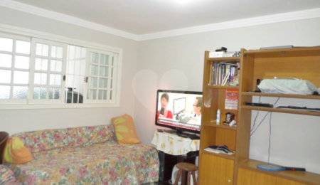 Casa à venda com 6 quartos, sendo 2 suítes,  em Vila Universitária, São Paulo, SP
