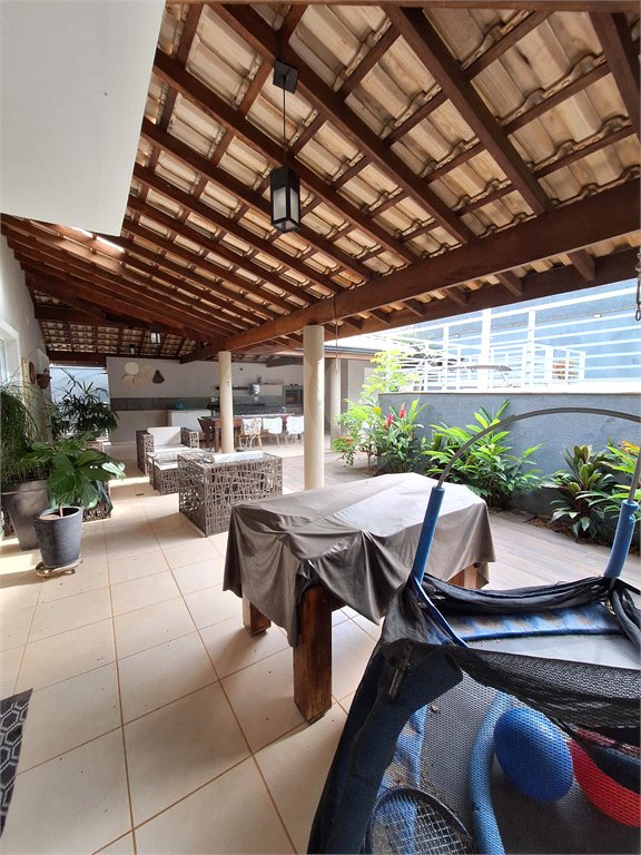 Casa à venda com 3 suítes no condomínio Villaggio Capriccio, Louveira - SP