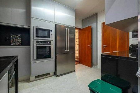 Apartamento à venda com 3 quartos, sendo 1 suíte,  em Jardim das Bandeiras, São Paulo, SP