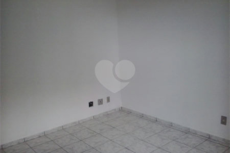 Apartamento à venda com 2 quartos em Vila Perracini, Poá, SP
