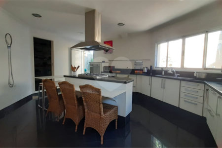Casa à venda ou para alugar com 4 quartos, sendo 2 suítes, em City América, São Paulo, SP