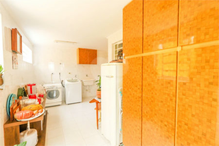 Casa à venda com 4 quartos, sendo 1 suíte, em Jardim Franca, São Paulo, SP