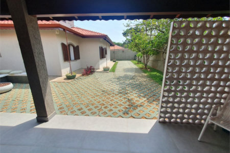 Casa à venda com 4 quartos, sendo 1 suíte, no condomínio Parque São Gabriel, Itatiba - SP