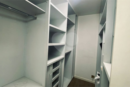 Casa à venda com 3 suítes no condomínio Vilas 2, São Paulo - SP