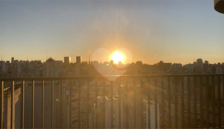 Apartamento à venda com 2 quartos, sendo 1 suíte,  em Santa Efigênia, São Paulo, SP