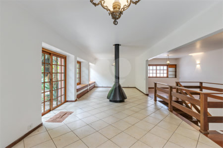 Casa à venda com 3 quartos, sendo 1 suíte,  em Granja Julieta, São Paulo, SP
