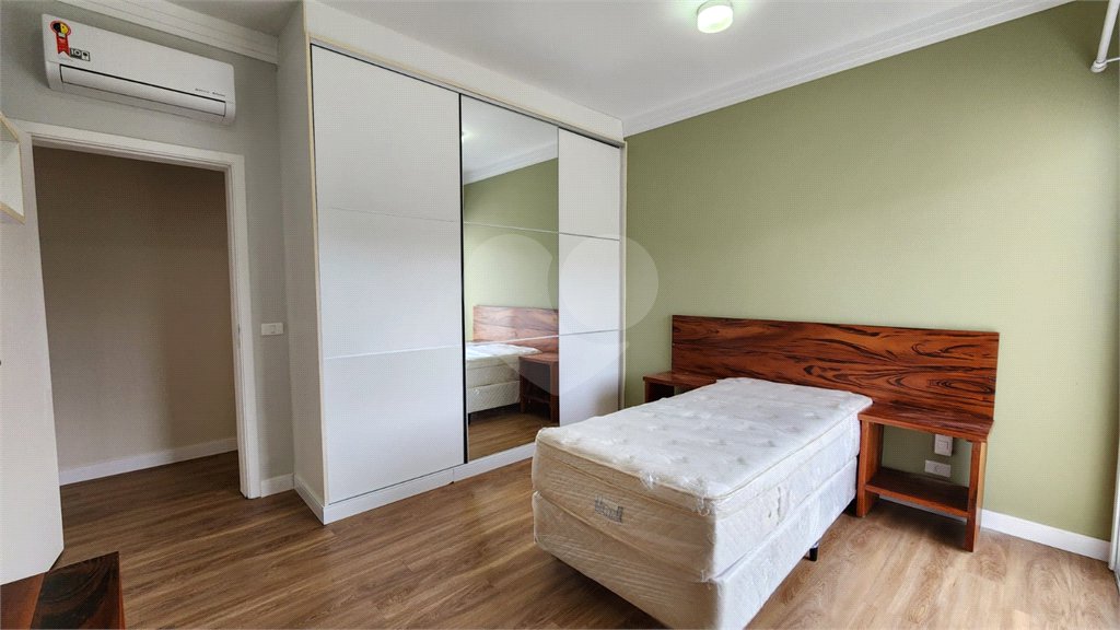 Casa à venda com 5 quartos, sendo 2 suítes, no condomínio Residencial Jardim Primavera, Louveira - SP