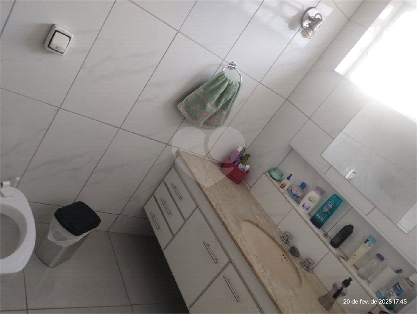 Casa à venda com 4 quartos, sendo 1 suíte, em Jardim Celani, Salto, SP