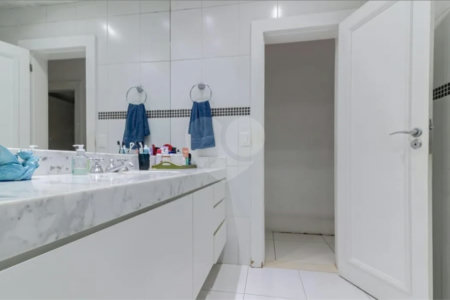 Apartamento à venda com 4 quartos, sendo 1 suíte,  em Copacabana, Rio de Janeiro, RJ