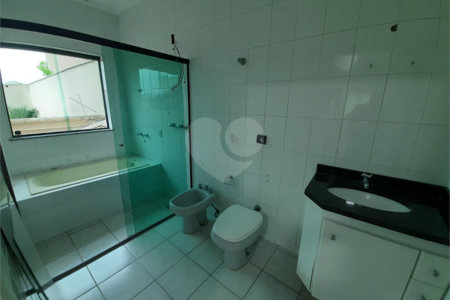 Casa à venda com 5 quartos, sendo 1 suíte, em Vila Lavínia, Mogi das Cruzes, SP