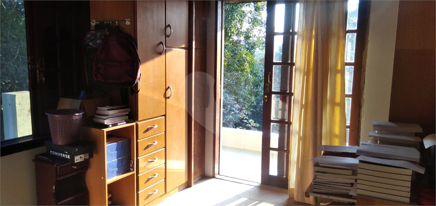 Casa à venda com 6 quartos, sendo 1 suíte, no condomínio Associação Reserva das Hortênsias, Mairiporã - SP