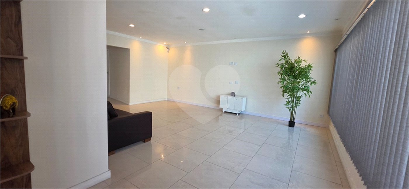 Casa Térrea à venda ou para alugar com 8 quartos, sendo 4 suítes, em Vila Pereira Barreto, São Paulo, SP